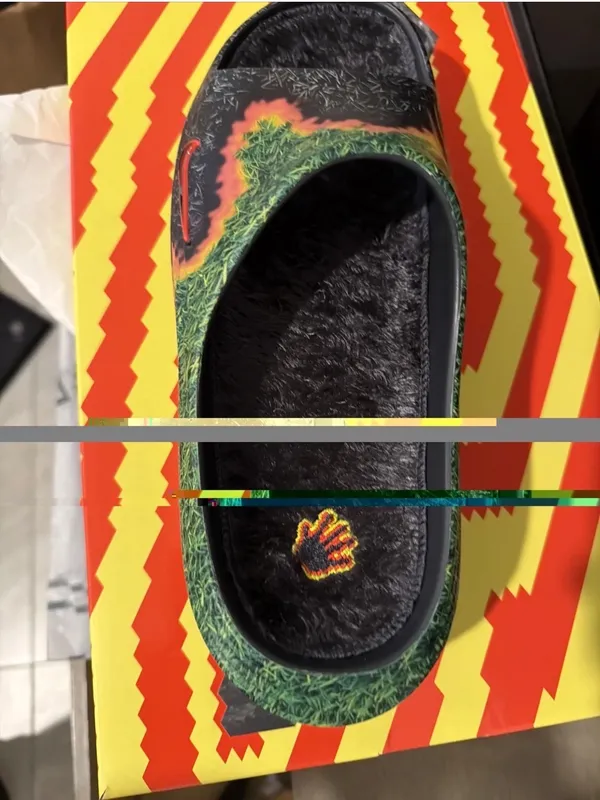 Size 10 US Swoosh x Nike REACTX Rejuven8 Touch Grass - Image 4