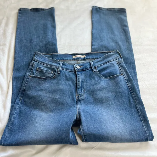 Levi's Women's Straight Leg Jeans‎ in Blue Size 10 - Image 4