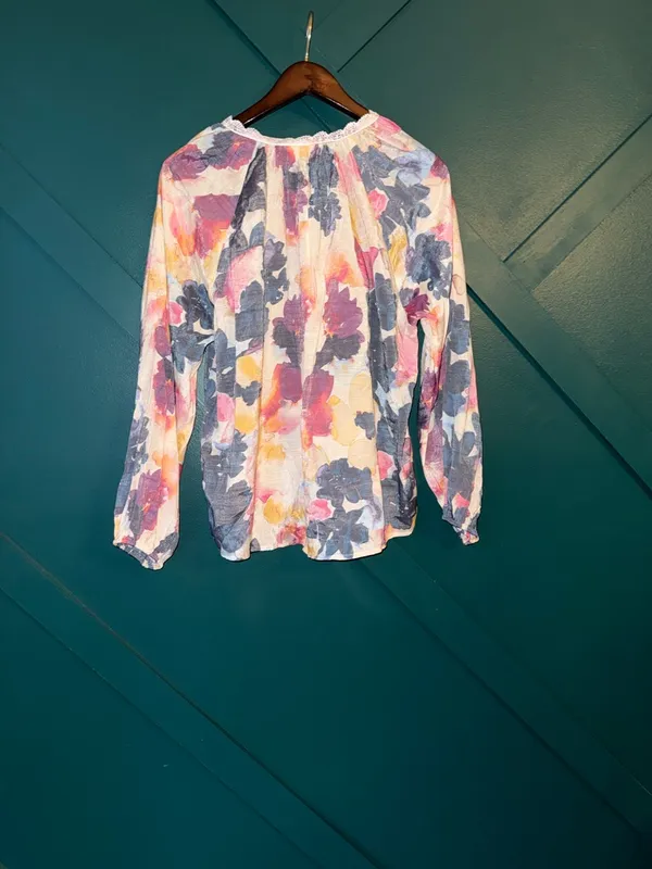 Lace-Trim Floral Blouse in White Multi - Image 2