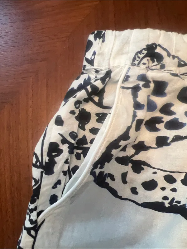 Desmond And Dempsey Black Jaguar Cotton Pajama Set - Image 5