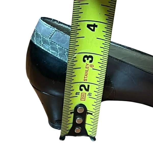 Salvatore Ferragamo Heels Womens Sz 8.5 NN Gray Leather Cap Toe Block Heel Italy - Image 10