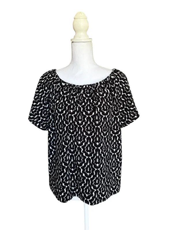 Loft Geometric Black/White Flutter Sleeve Print Top- Size M - Image 2