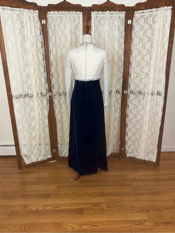 Gorgeous Vintage 1970s Navy Blue Velvet Formal Gown - Image 6