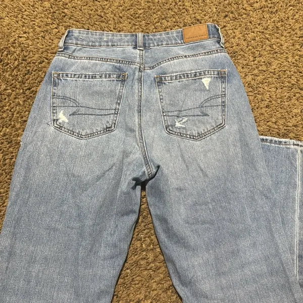 American Eagle mom jeans - Image 5