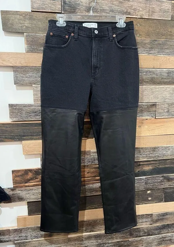 Abercrombie & Fitch NWT 90s Straight High Rise Jeans Faux Leather sz 29 / 8S - Image 2