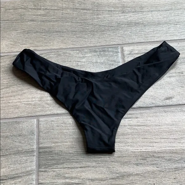 Pennyland Jive: Black bikini bottom - Image 7