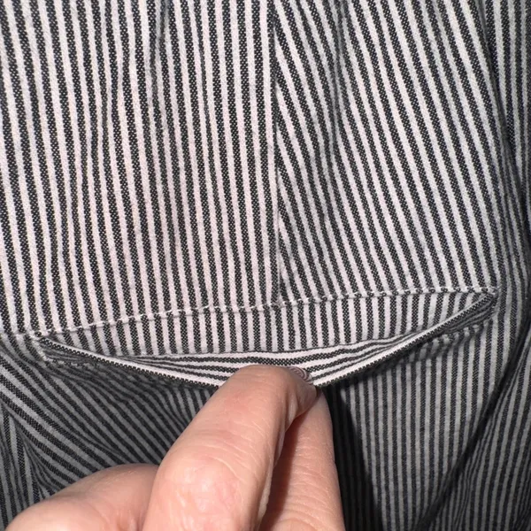 Hollister Black & White Striped Cropped Ankle Pants Relaxed Fit‎ - Image 4