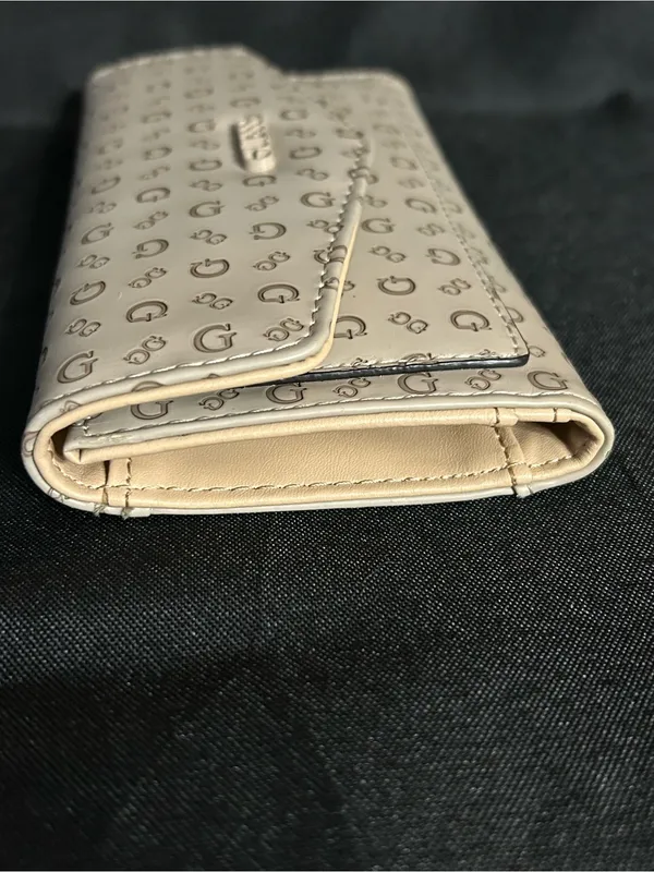 Guess Women’s Cream Logo Print Clutch Wallet - Image 4