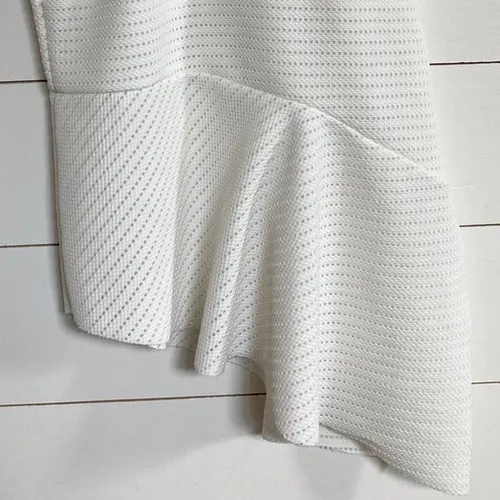 Zara White Textured Halter Peplum Top Asymmetrical Hem‎ Medium - Image 2