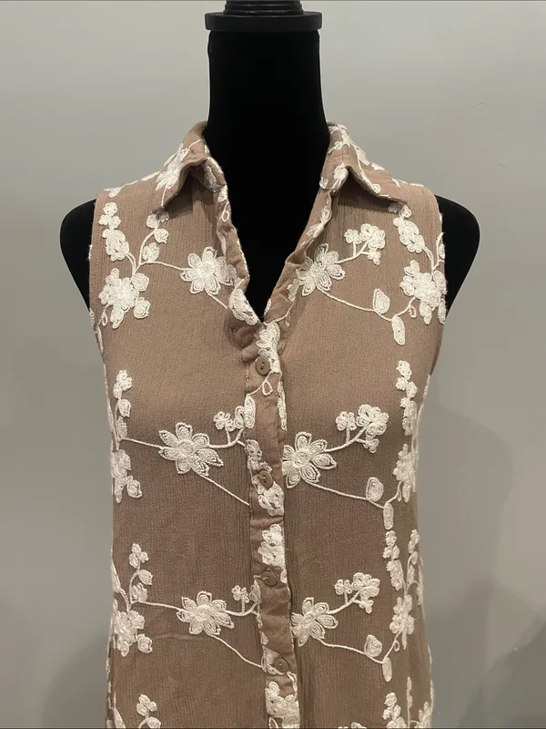 Sleeveless Taupe Button-Down Dress with White Floral Embroidery like new small - Image 2