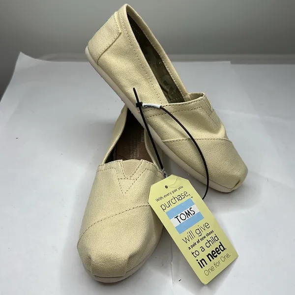 Toms Classic in Natural Canvas - Image 2