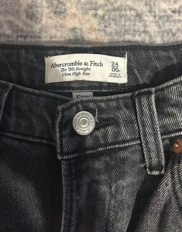 Abercrombie The 90s Straight Ultra High Rise - Image 2