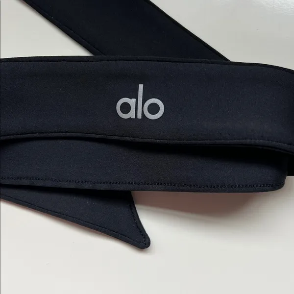 ALO Yoga Black Hairband - Image 2