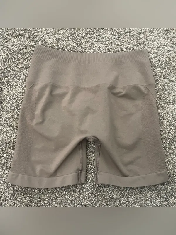 Women’s Alphalete Amplify Contour Shorts Mocha Brown Size M - Image 5