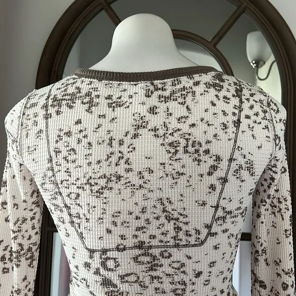Free People 'Davis' Mottled Thermal Henley Tee, Size S, Excellent! - Image 6