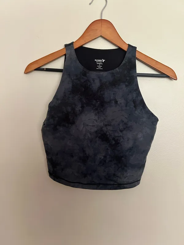 Old Navy Active semi crop top  - Image 3