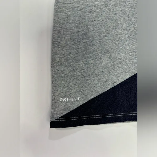Nike Gray and Black Short Sleeve Tee - Image 5