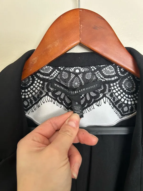 White House Black Market cropped blazer - Image 4