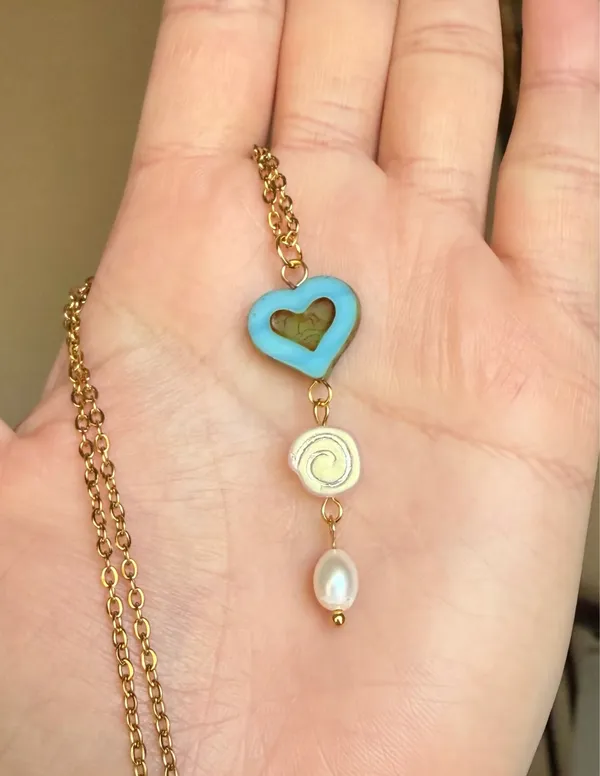 Handmade Czech glass beads & freshwater pearl gold tone stainless necklace🍃🌀🩵 - Image 3
