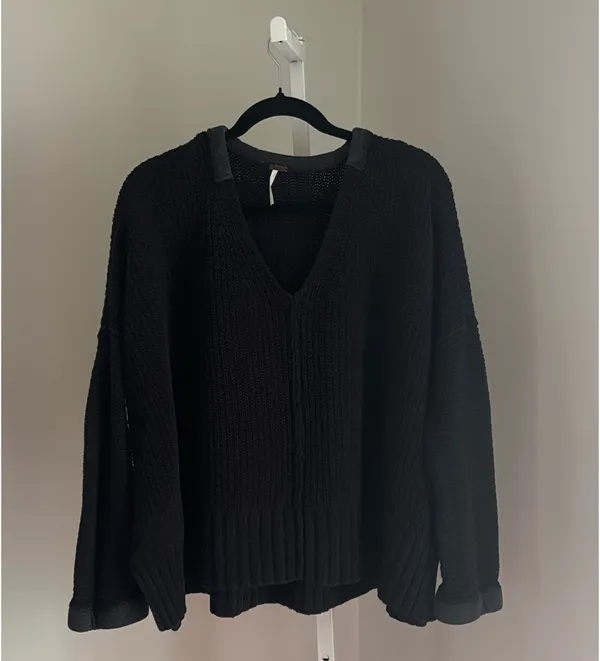 Free People Black Take Over Me Cozy Black Oversized V-Neck Sweater Size Small - Image 2