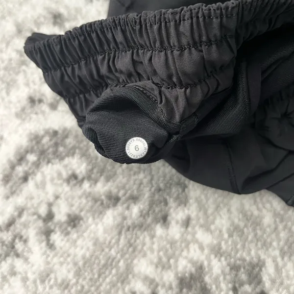Lululemon Hotty Hot Short II *Long 4" - Image 3