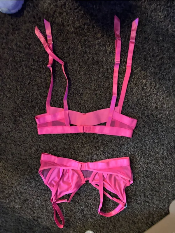 New! Bright Pink Bra and Garter Belt Set - Image 3