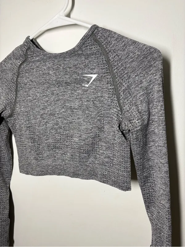 Gymshark Grey Seamless Long-Sleeve Crop Top - Image 2