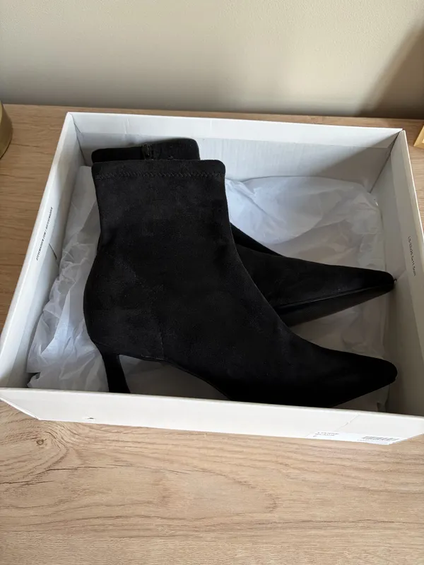 Steve Madden Black Suede Boots Ankle - Image 5