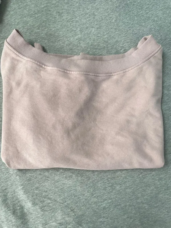 Divided Off the shoulder sweatshirt - Image 2
