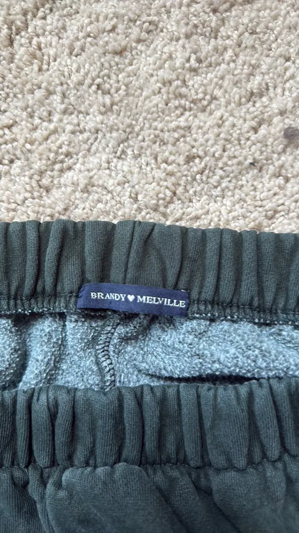Brandy Melville Sweatpants Green - Image 4