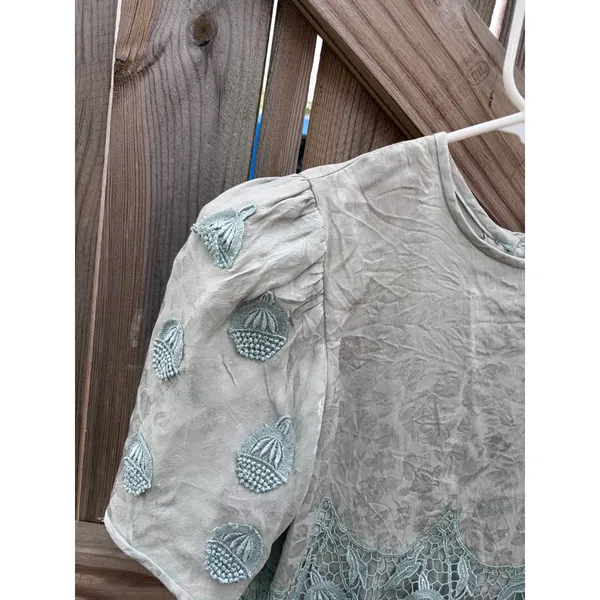 Vintage Blouse Cottagecore Sage Green Lace Applique Puff Sleeve Small‎ - Image 4