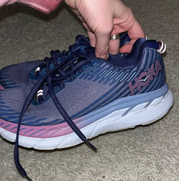 Hoka One One Bondi 6 Sneakers Size 6.5 - Image 6