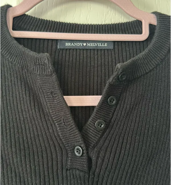 Brandy Melville Long Sleeve Ribbed 1/4 button up shirt - Image 3