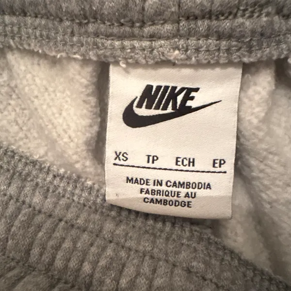 Nike grey sweatpants - Image 4