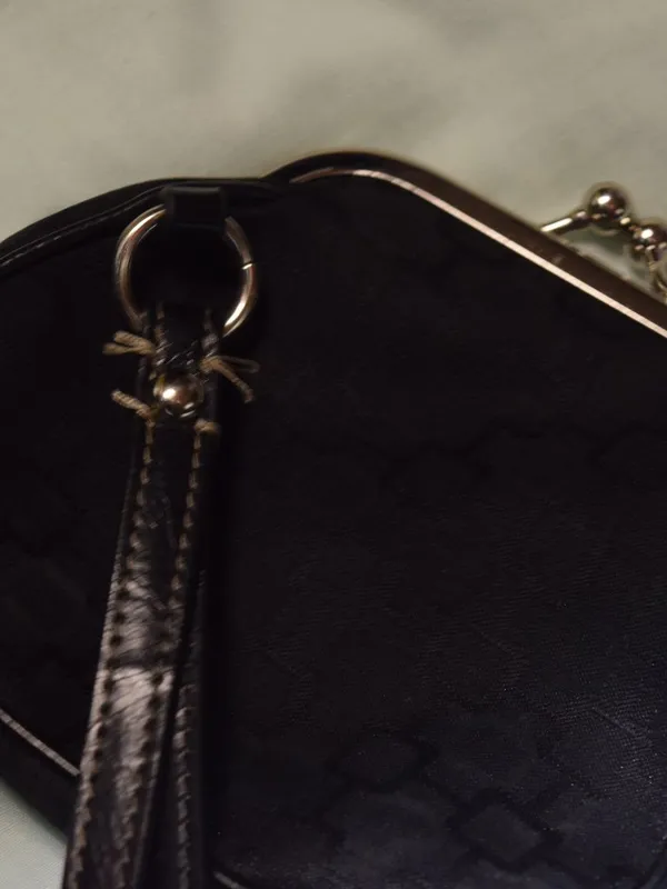 Black Geometric Print Kiss Lock Coin Purse Wristlet - Image 4