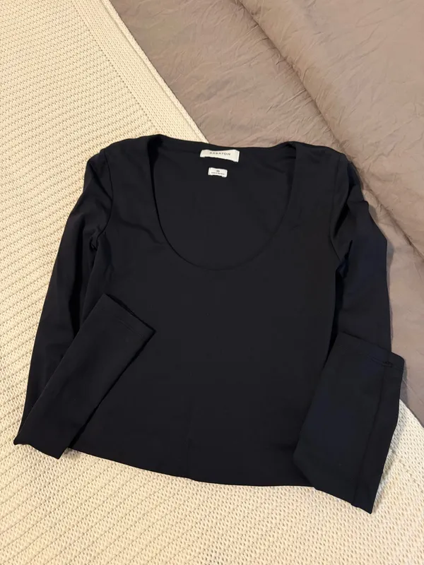 Aritzia Babaton Top - Image 2