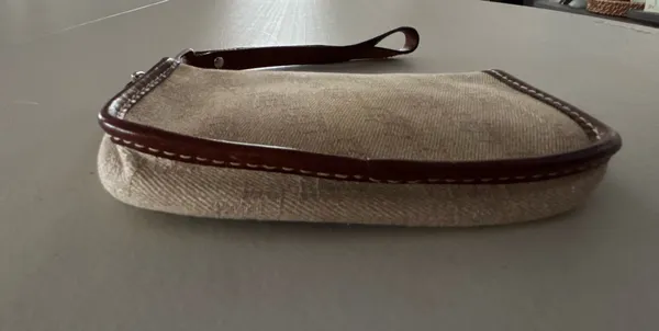 VINTAGE Dooney & Bourke | classic D&B logo wristlet. - Image 6