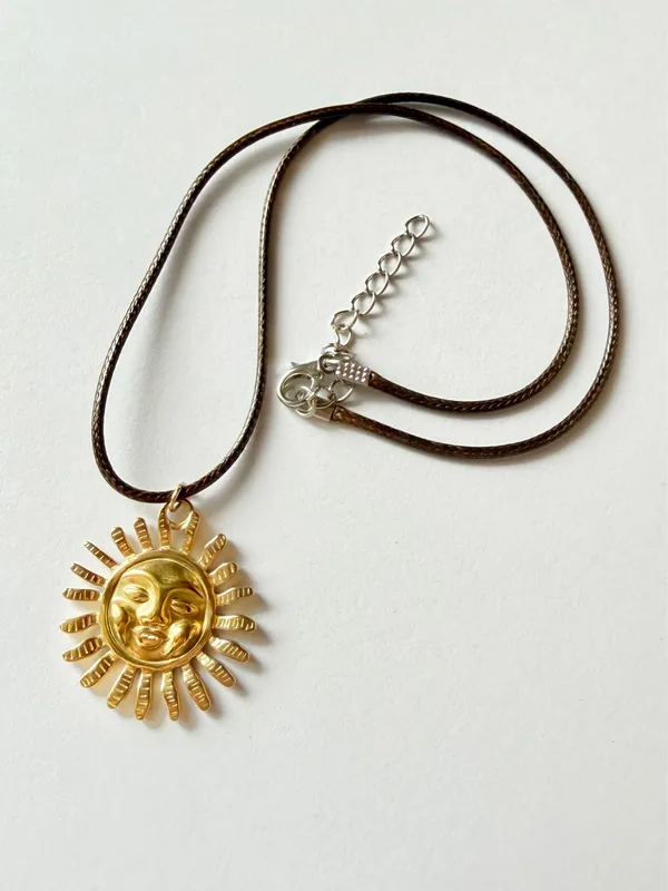 Handmade gold tone stainless steel sun boho retro vintage style necklace☀️ - Image 4
