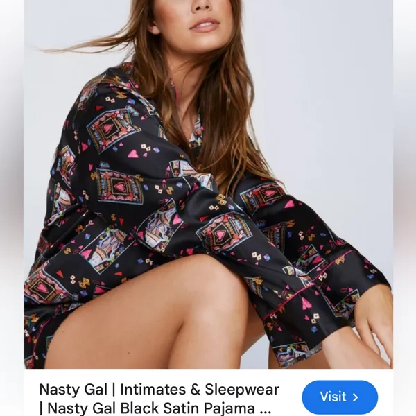 Nasty Gal Black Shirt with Colorful Queen of Hearts Accents PJ Shirt - Size 8 - Image 8