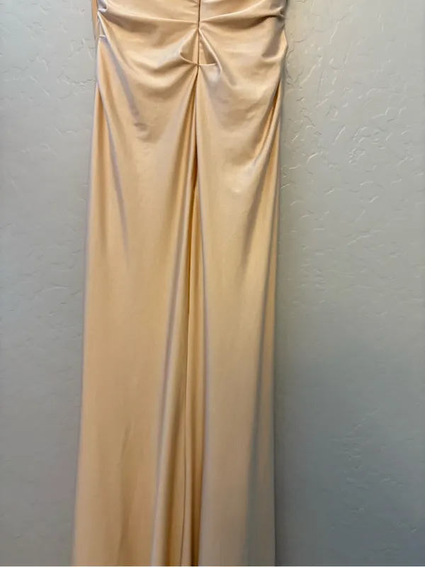 La Femme champagne sleeveless v-neck ruched dress with slit size 6 - Image 16