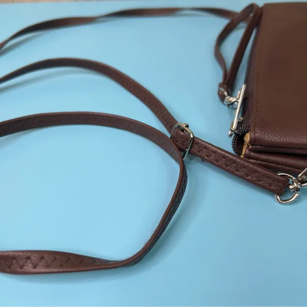 Brown Crossbody w/3 Sections w/Wristlet Handle & 23” Strap 8-1/2”x6”x3”Crossbody - Image 7