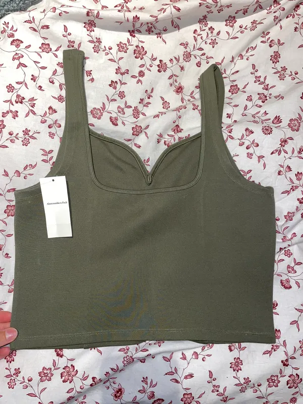 Abercrombie Green Tank - Image 4