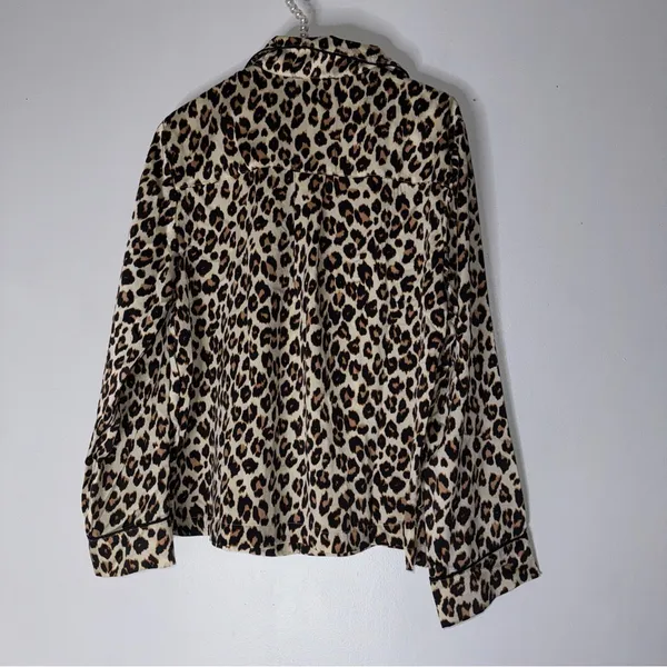 Loft Sleepwear XL 2 Piece Long Pajama Set Satin Notch Collar‎ Leopard Print - Image 3