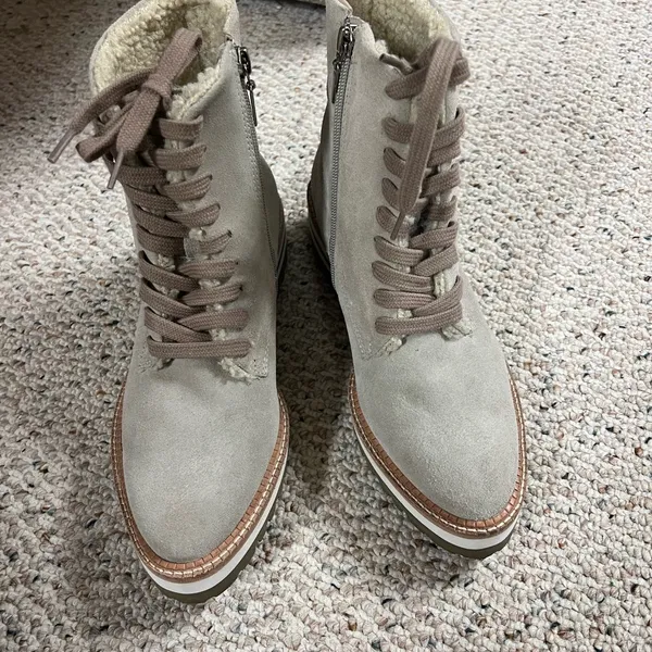 Kaanas Women's Lace Up Boots - Gray and Brown - Image 4