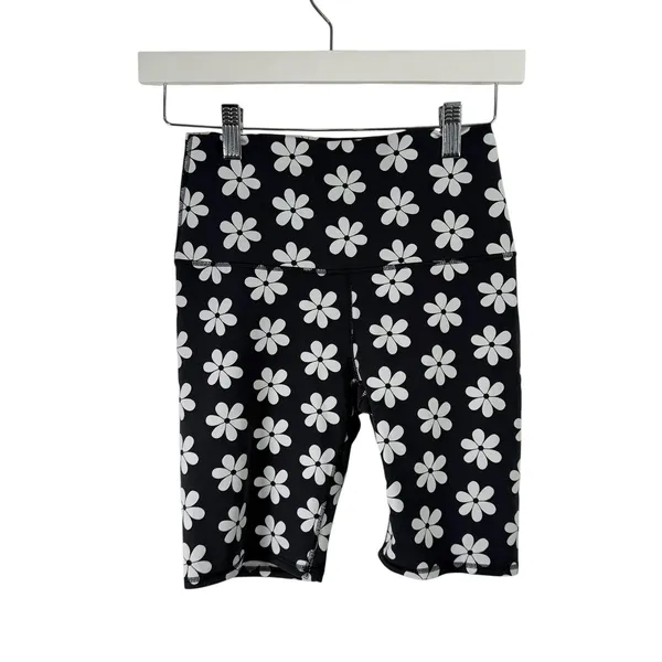 Levis Womens 2 Piece‎ Set Peach Daisy Crop Top Black Floral Biker Shorts Small - Image 3