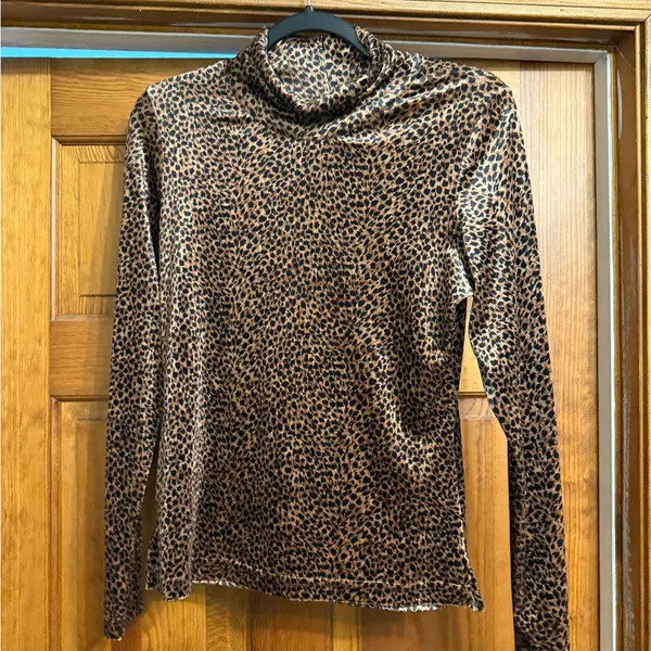 Sno Skins Vintage Velvet Leopard Print Long Sleeve Top - Image 7