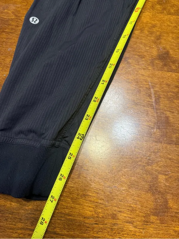 Lululemon Dance Studio Joggers black size 8 cuffed Logo Pants - Image 6