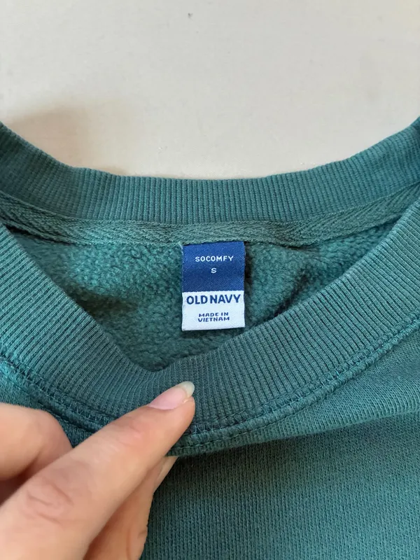 Old Navy Green Crewneck - Image 3