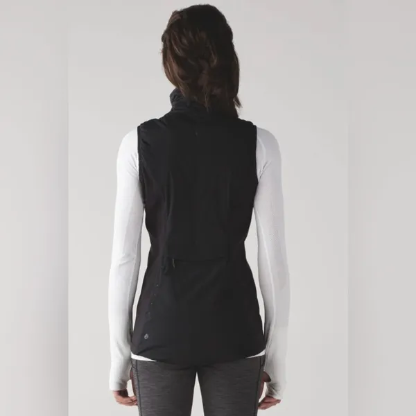 Lululemon Run For Cold Vest PrimaLoft Stretch Glide Material in Black Size 6 - Image 2