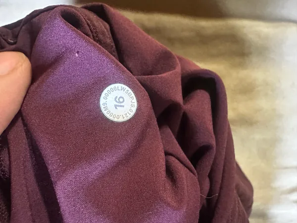 Size 16 women’s lululemon dance studio - Image 4